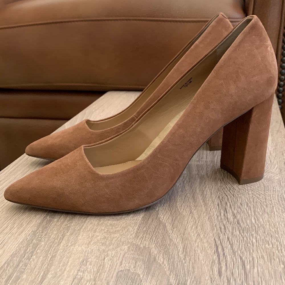 Banana Republic Tan / Camel Crushed Velvet Block Heels